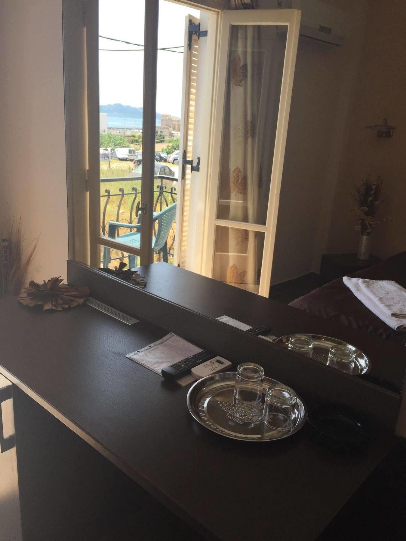 Ulrika Hotel Aegina Ngoại thất bức ảnh